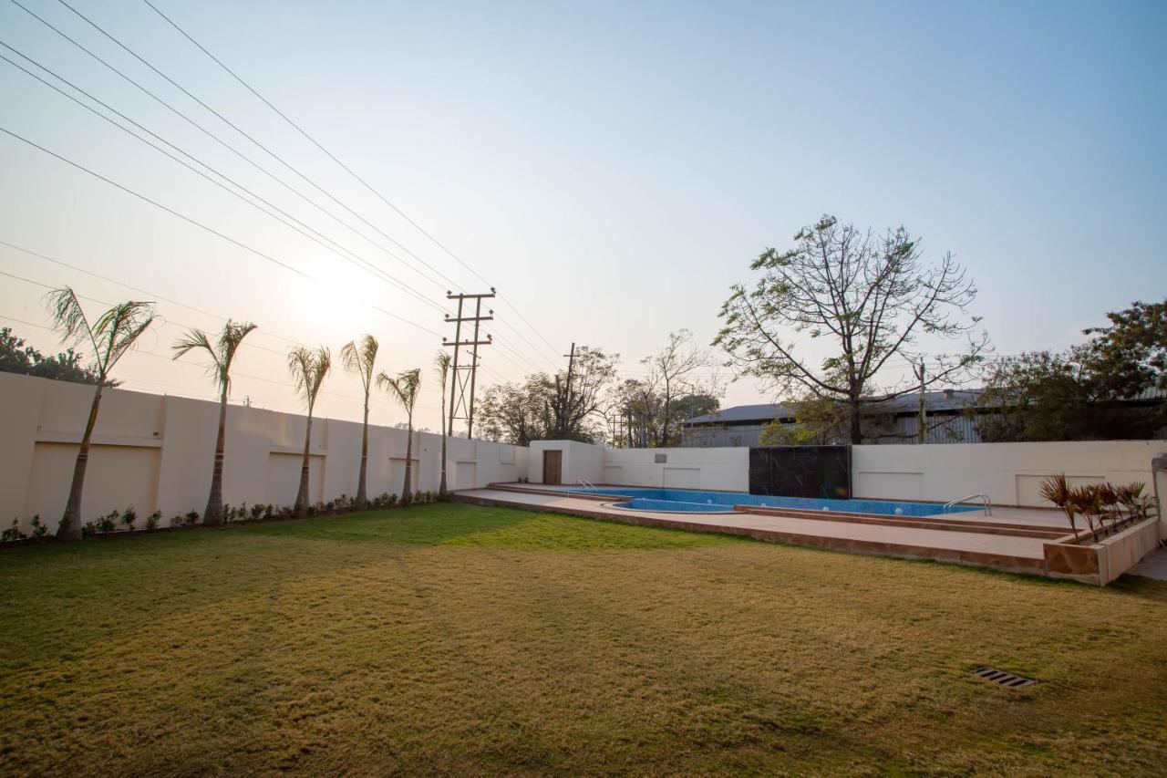 Vivana Dhanbad Luaran gambar